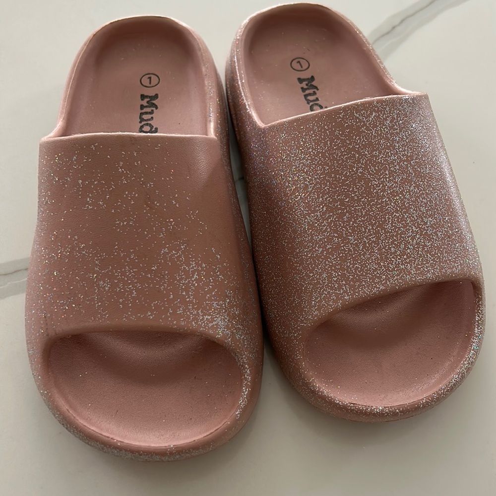 Mudd slides never worn